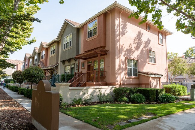 Building Photo - 1327 Auzerais Ave