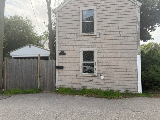 Building Photo - 2 Lebaron Alley