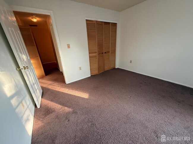 Building Photo - 125 Albury Way