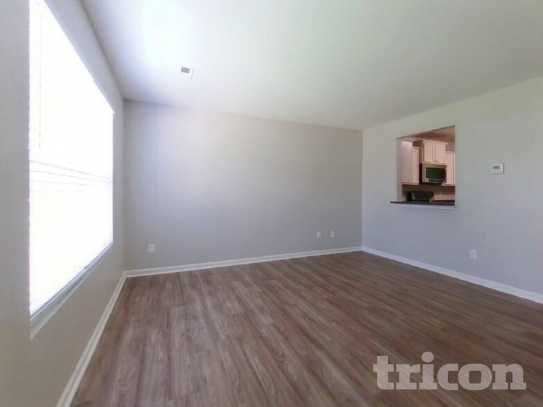 Building Photo - 1613 Brookgreen Ave