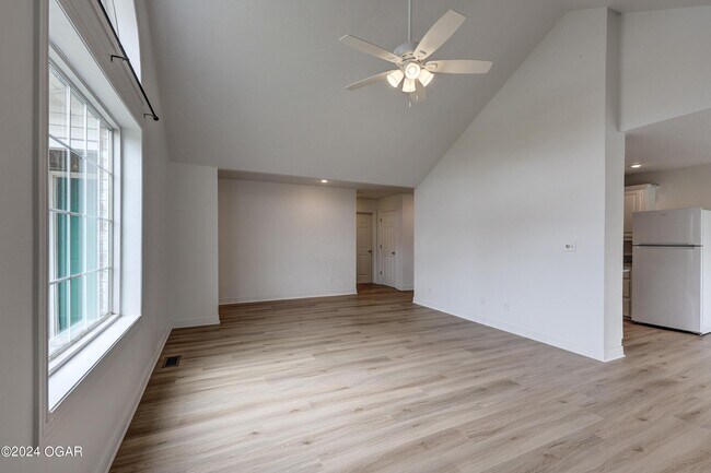 Building Photo - 301 W Briarbrook Ln