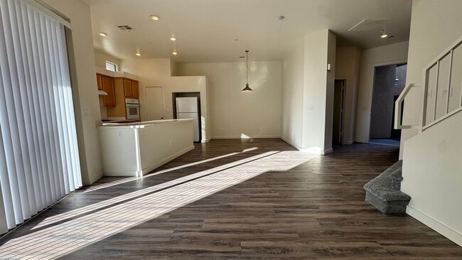 Building Photo - Clean & Comfortable Home in North Las Vegas