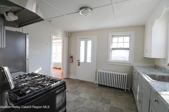 Building Photo - 180 Broadway