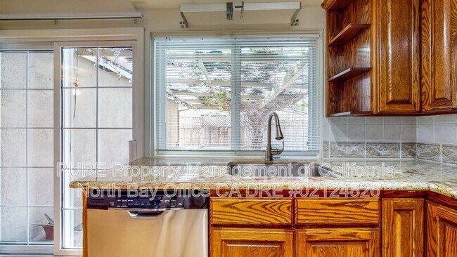 Building Photo - 1321 Berrydale Dr