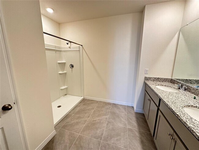 Building Photo - 1169 Cascades Ave