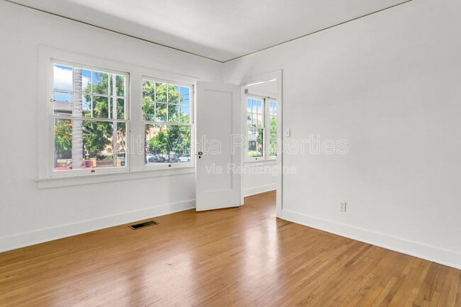 Building Photo - 301 Brookes Ave