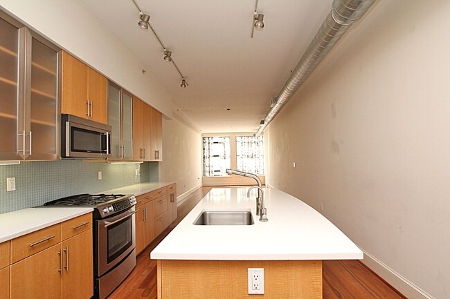 Building Photo - 239 Market St