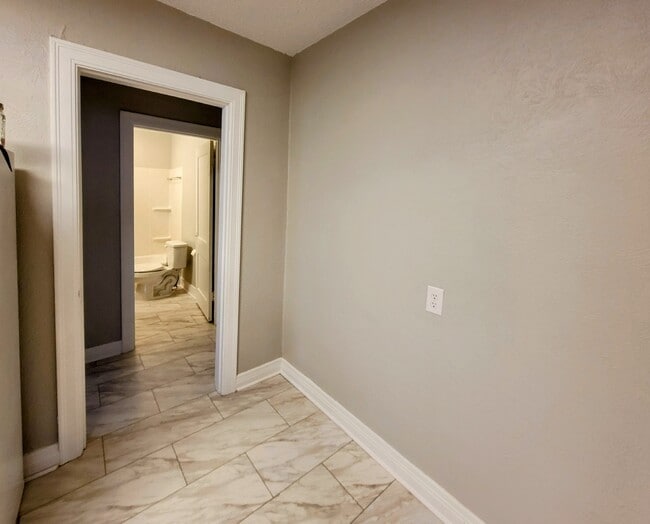 Building Photo - 11th St