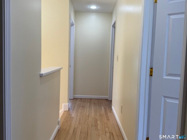 Building Photo - 765 Hart St