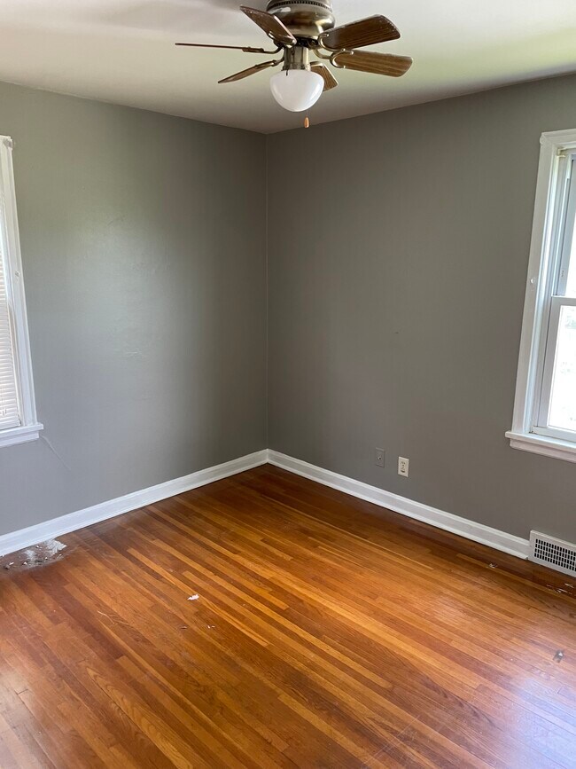 Bed 2 - 538 S 50th St