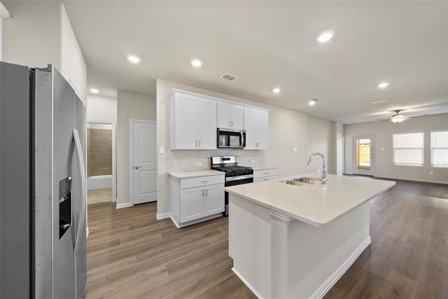 Building Photo - 704 Hemingway Ln