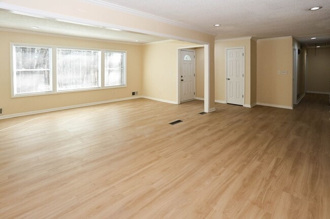 Building Photo - Private Retreat