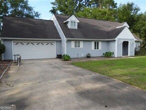 Building Photo - 216 Topi Trail