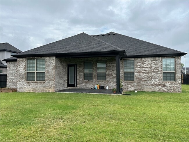 Building Photo - 204 Vicks Cir