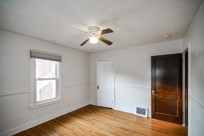 Building Photo - 409 E Melbourne Ave