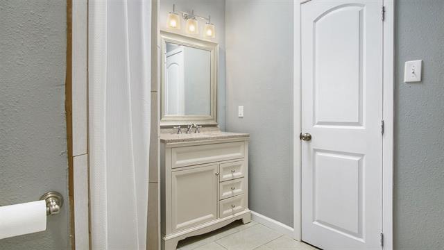 Building Photo - 2059 Dorothy Ln