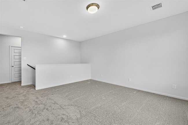 Building Photo - 5019 Bowen Pr Dr