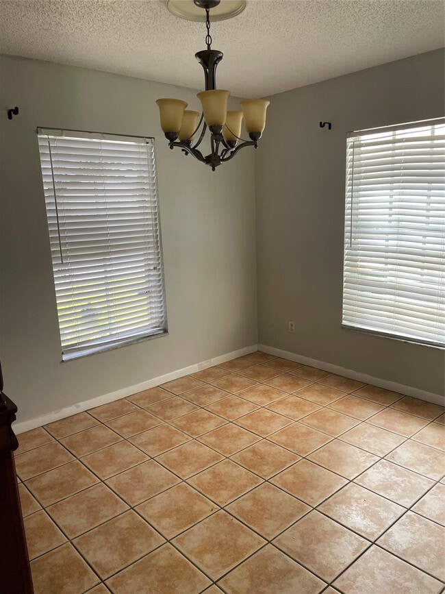 Building Photo - 5871 Woodland Point Dr