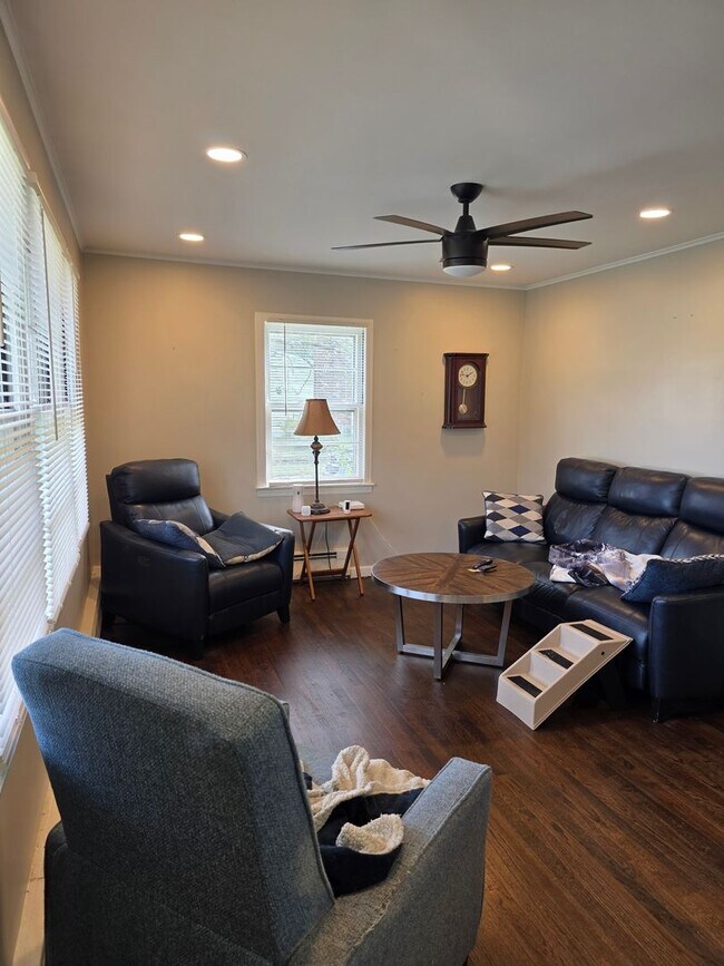 Building Photo - Take a look on this beautiful corner property