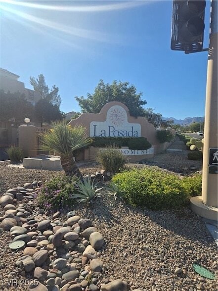 Building Photo - 1909 Mountain Hills Ct