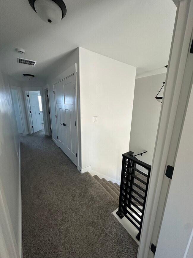 Building Photo - 15417 S Skyraider Ln