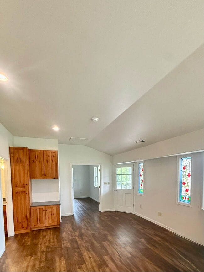 Building Photo - 16083 Indian Springs Ranch Rd