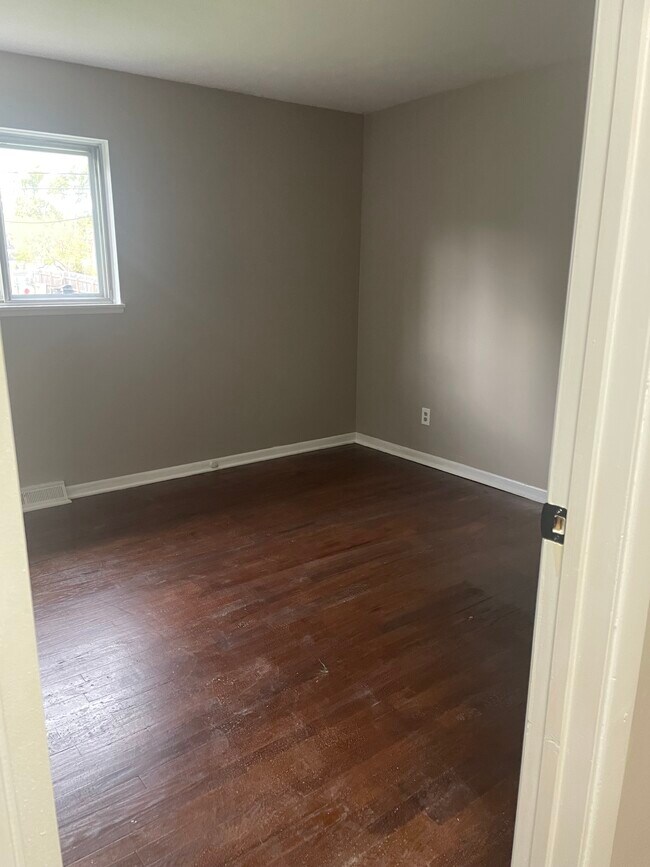 Building Photo - 16222 Howe Rd