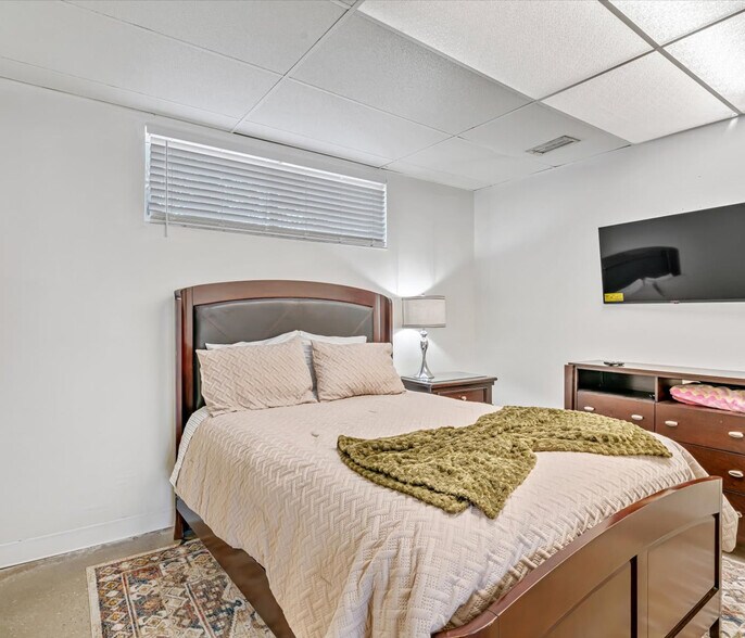 Building Photo - 1200 Tree Bay Ln
