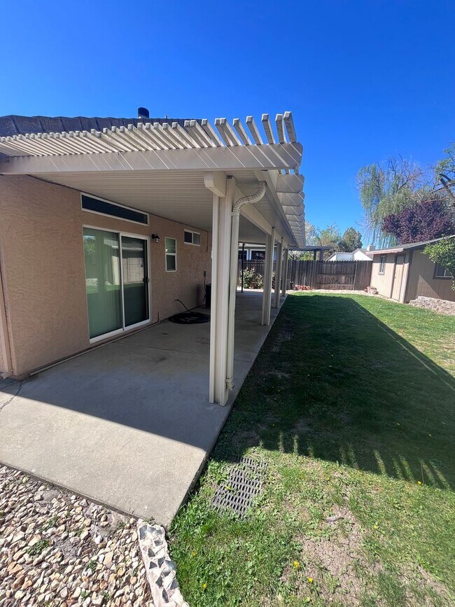 Building Photo - NICE 3 BEDROOM HOME IN ELK GROVE!!