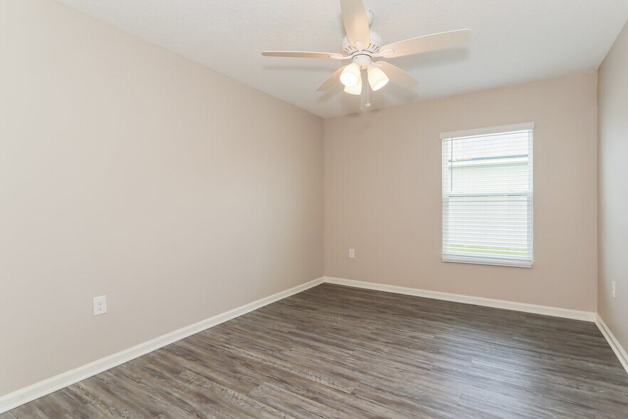 Building Photo - 3430 Canyon Falls Dr