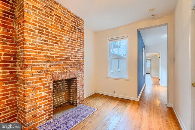 Building Photo - 1419 Battery Ave