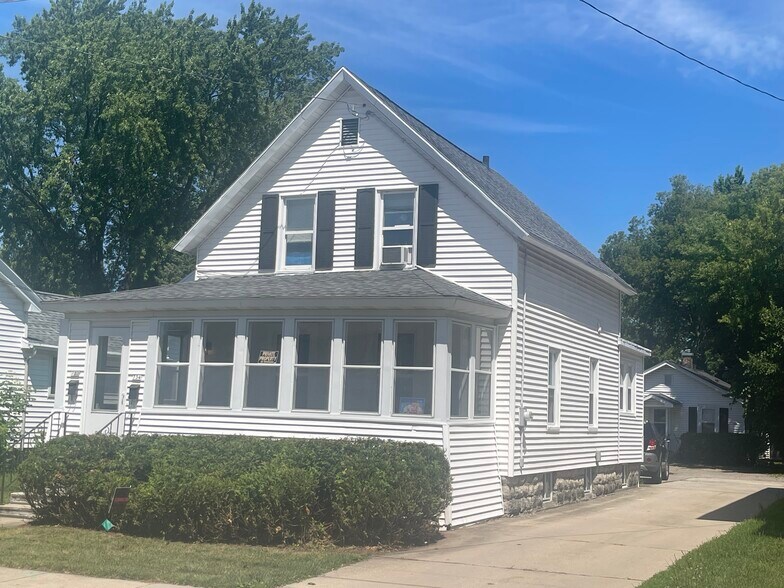 Building Photo - 734 Vine Ave