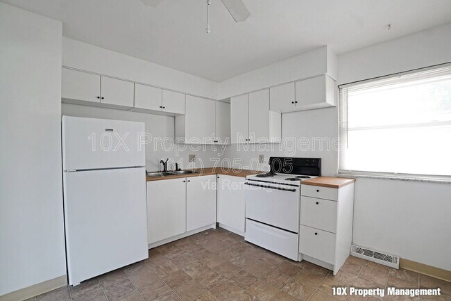 Building Photo - 92 Cherrington Rd