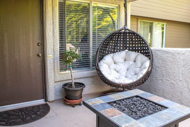 Building Photo - 522 Via Colinas