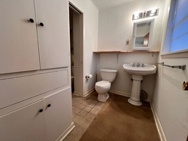 Building Photo - SINGLE FAMILY BRICK HOME IN NORTH HIGHLAND