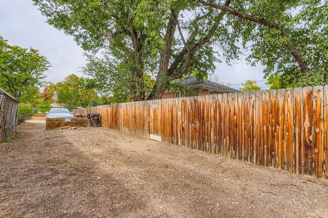 Building Photo - 3130/3132 Folsom