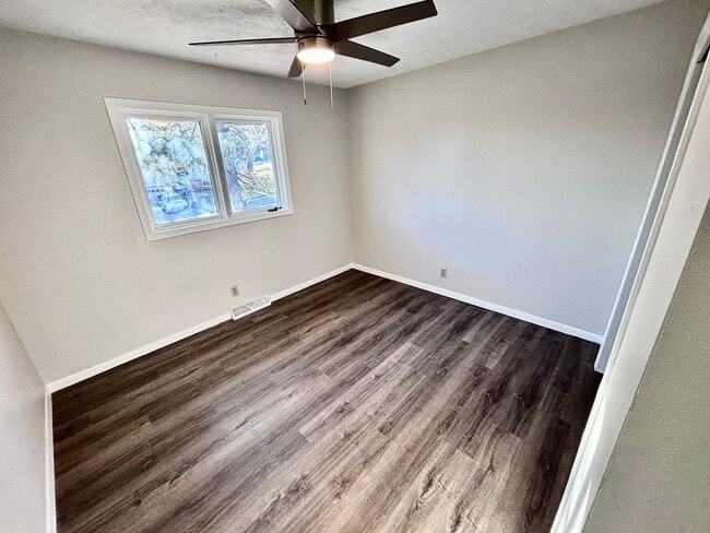 Building Photo - 3324 S 159th St