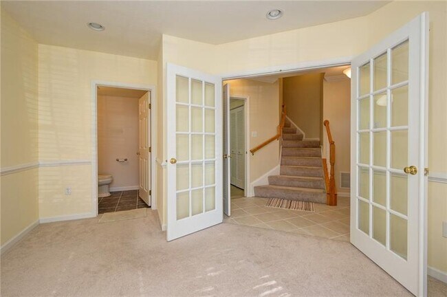 Building Photo - 612 Arbor Ct