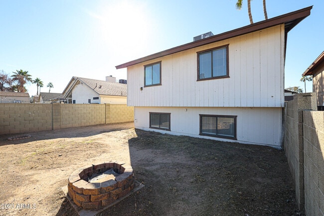 Building Photo - 10024 W Sells Dr