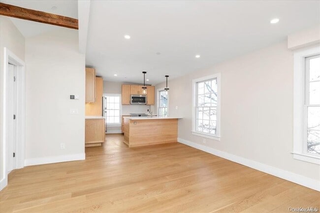 Building Photo - 108 South St