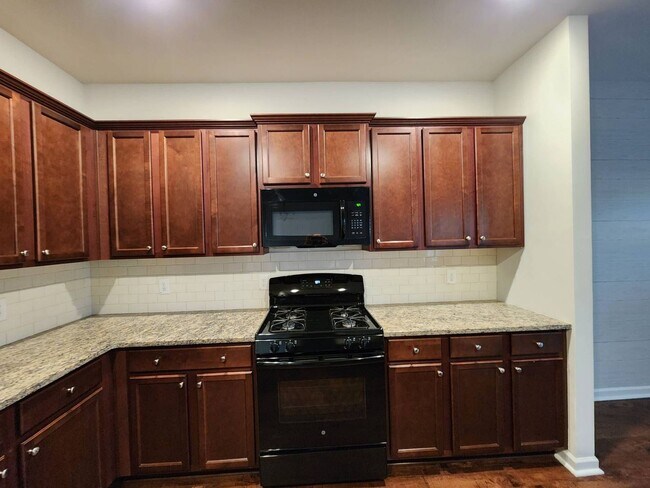 Building Photo - Cane Bay