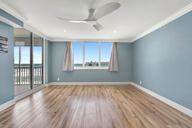 Building Photo - 911 Ocean Dr