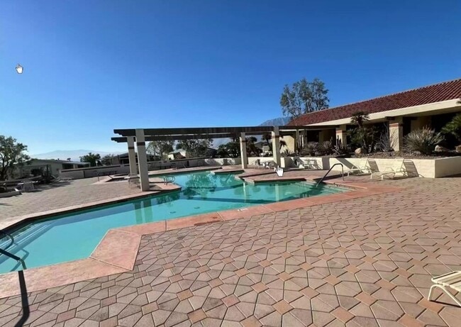 Building Photo - 15300 Palm Dr