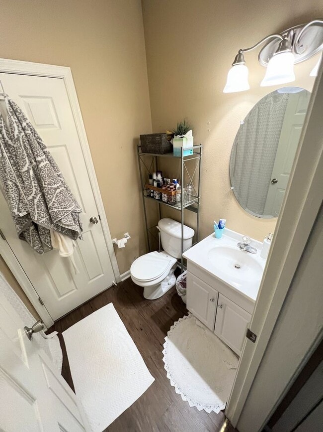 Building Photo - 4 Bedroom Town Home in Lynchburg