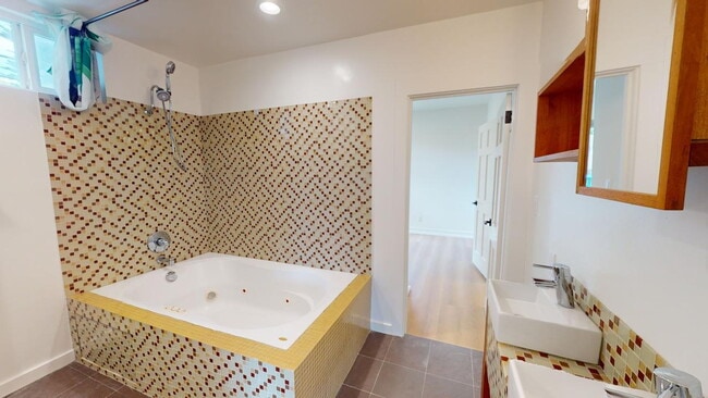 Building Photo - Elegant & Updated 2BR / 1BA Apartment with Beautiful City Views — Corona Heights