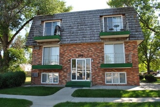 Building Photo - Briarwood Apartments