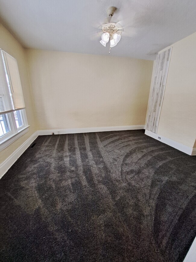 Building Photo - 1122 Beaumont Ave