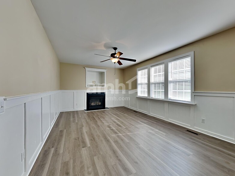 Building Photo - 516 Littleport Dr