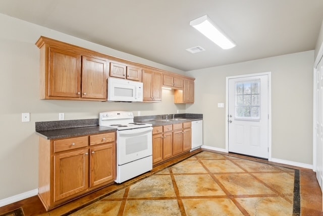 Primary Photo - Terral Apts