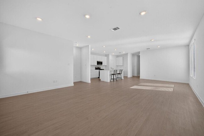 Building Photo - 328 Rockies Rd